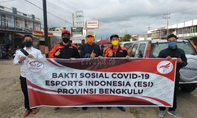 PB Esport Bengkulu berbagi, tiap hari sediakan 50 paket makanan takjil.