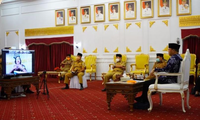 Berdasarkan rapat melalui video conference bersama Menkopolhukam dan seluruh gubernur dan Forkopimda seluruh Indonesia mengenai pengamanan dan penegakan protokol kesehatan jelang Hari Raya Idul Fitri 1441 H Senin lalu, dimbau dengan keras  penyelenggaran sholat idul fitri 1441 H diselenggarakan di rumah, tidak dilaksanakan di masjid atau ditempat terbuka.