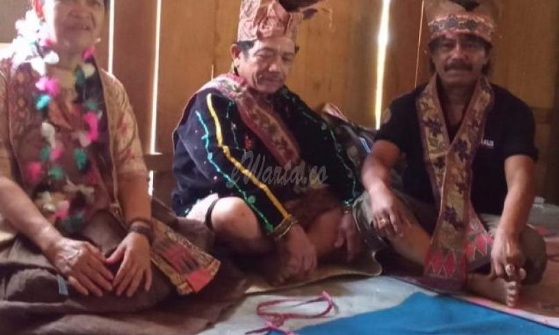Baju adat Toraja berasal dari kulit kayu kekurangan pengrajin dan generasi penerus.