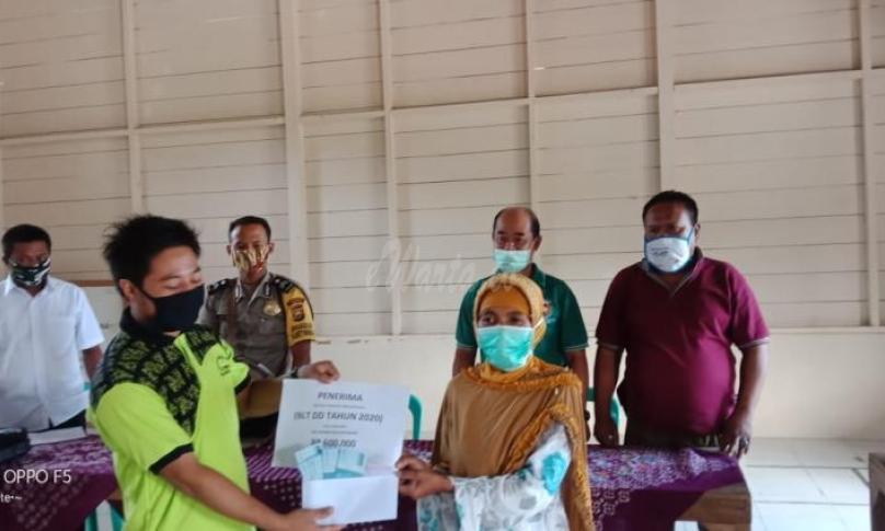 Penyerahan Bantua Langsung Tunai di Des Suka Maju, Kabupaten Mukomuko.