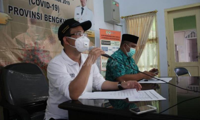 Kepala Dinas Kesehatan provinsi Bengkulu, Herwan Antoni, M. Kes saat memberikan keterangan pers.