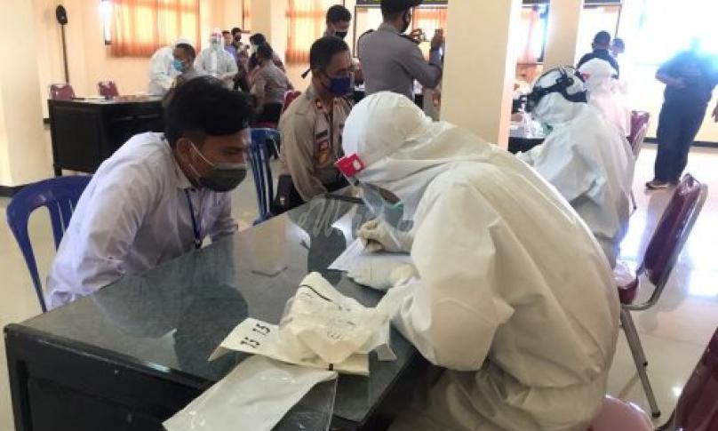Pastikan bebas covid-19, Personil Polres Bengkulu Selatan di rappid test. 
