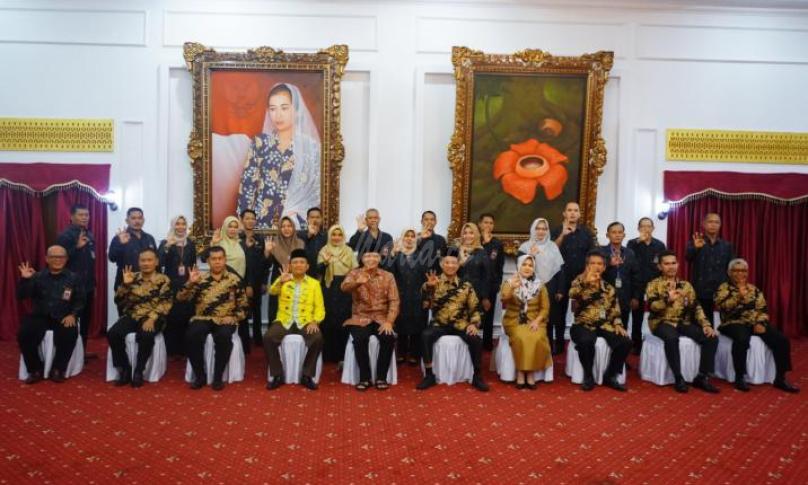 Gubernur Bengkulu Rohidin Mersyah usai  Coffee Morning bersama Kepala Perwakilan BKKBN Provinsi Bengkulu beserta jajaran, Selasa (16/6) di Gedung Daerah Balai Raya Semarak Bengkulu.