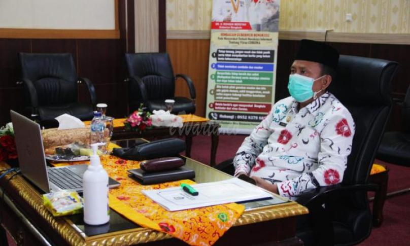 Sekda Hamka usai mengikuti Video Conference Sosialisasi Permendagri Nomor 41 Tahun 2020 tentang Perubahan Atas Permendagri Nomor 54 Tahun 2020 tentang Pendanaan Pemilihan Gubernur/ Bupati/ Walikota Yang Bersumber Dari APBD, di Ruang VIP Pola Provinsi Bengkulu, Kamis (18/06).
