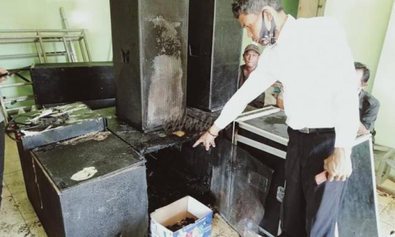 Anggota Polres Seluma saat melakukan olah TKP di Desa Talang Panjang Seluma provinsi Bengkulu.