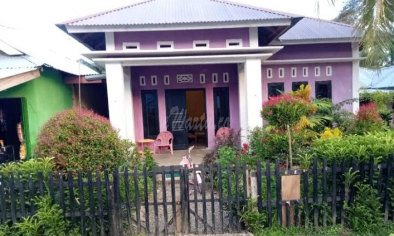 Rumah Sekretaris Desa Gunung Kembang Seluma provinsi Bengkulu.
