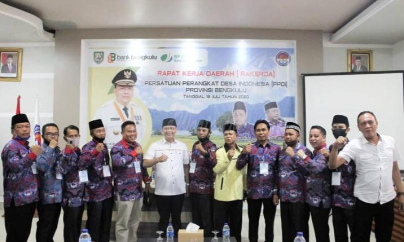 Gubernur Rohidin saat membuka Rapat Kerja Daerah Persatuan Perangkat Daerah Indonesia (PPDI)