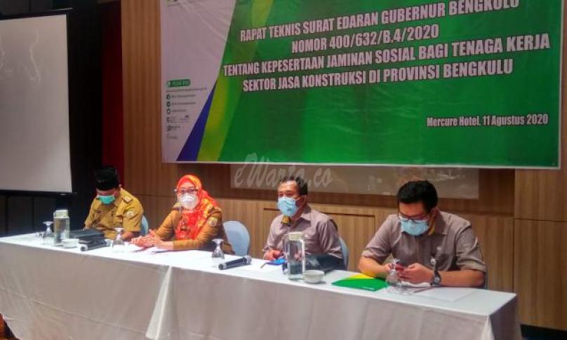 Yuliswani saat rapat teknis bersama BPJS Keternagakerjaan