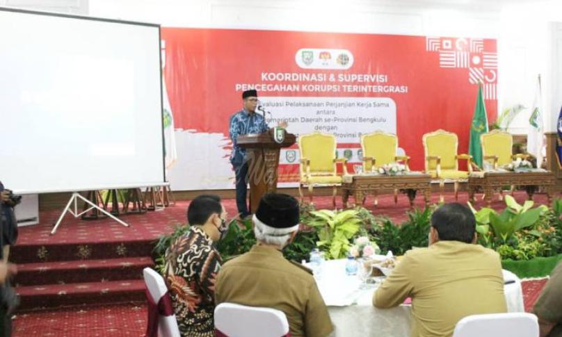 Wagub  Dedy Ermansyah, saat usai membuka secara resmi Rapat Evaluasi Perjanjian Kerjasama antara Pemerintah Daerah se-Provinsi Bengkulu dengan Kantor Pertanahaan se-Provinsi Bengkulu, di Gedung Daerah, Selasa (25/8).