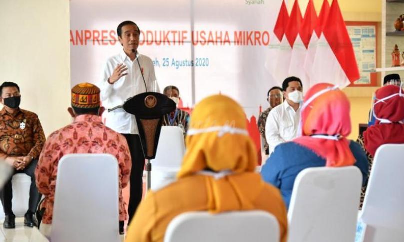 Acara penyerahan dilangsungkan di Pusat Layanan Usaha Terpadu KUMKM Provinsi Aceh, Kota Banda Aceh