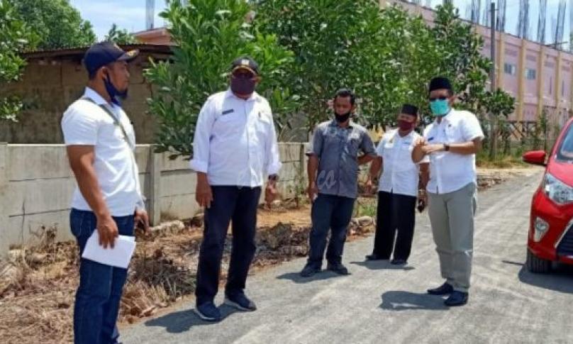 Plt Kepala Dinas Pekerjaan Umum dan Penataan Ruang (PUPR) Kota Bengkulu Noprisman didampingi Kabid Cipta Karya Maas Sabirin Taher