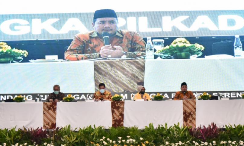Anggota Bawaslu Mochammad Afifuddin menjadi narasumber dalam diskusi Penyelenggaraan Pilkada Serentak 2020 pada masa Pandemi Covid 19 yang diselenggarakan DPP Partai Golkar di Jakarta, Minggu (30/8/2020). Foto : Humas Bawaslu RI