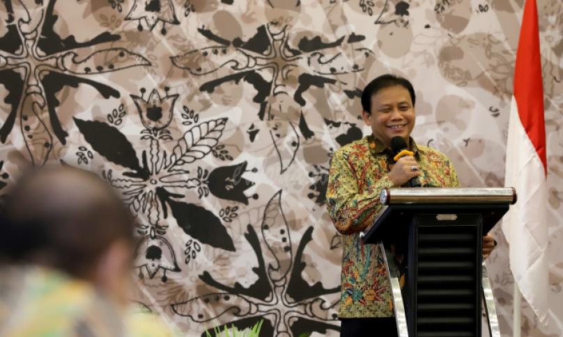 Ketua Bawaslu Abhan memberikan arahan kepada koordinator divisi Penyelesaian Sengketa seluruh Indonesia dalam kegiatan Rapat Konsolidasi Nasional Penyelesaian Sengketa Pilkada Serentak Tahun 2020 di masa Pandemi Covid 19, Sbtu (19/9/2020). Foto: Humas Bawaslu RI