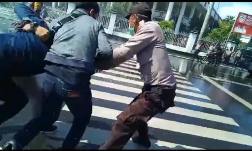 Ricuh Demo Hari Tani