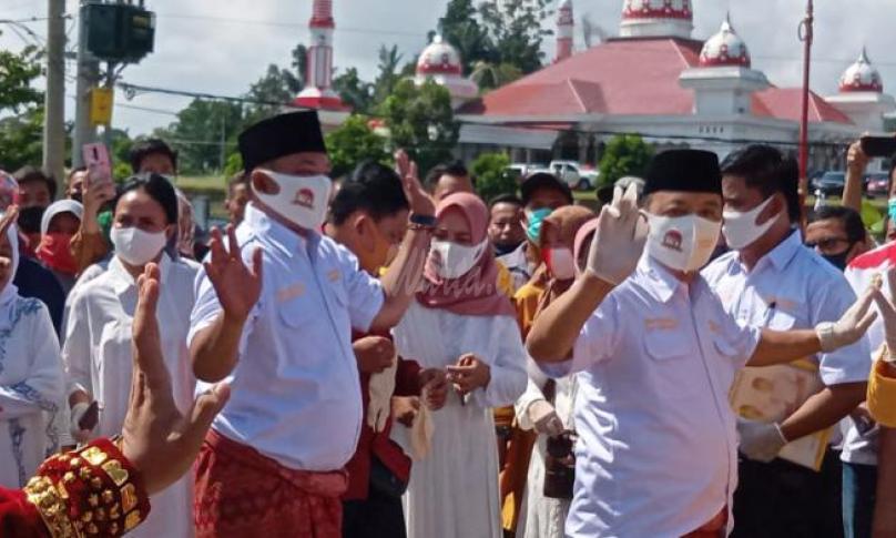 Erwin- Yayan mendaftar di KPU Seluma