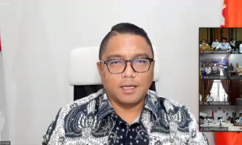 Anggota Bawaslu Fritz Edward Siregar saat mengikuti rapat secara daring bersama Pemerintah Daerah Sulawesi Tenggara, Rabu (9/9/2020). Foto: Humas Bawaslu RI