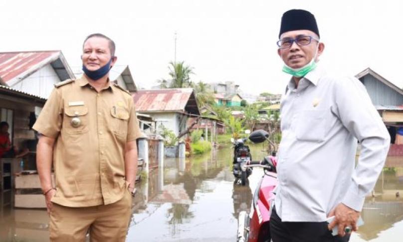 Dinas PUPR dan Ketua DPRD Kota Bengkulu Tinjau Korban Banjir