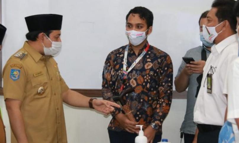 Plt Walikota Bengkulu Dedy Wahyudi mendatangi kantor pertamina