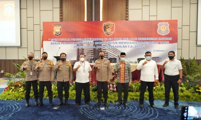 pembinaan dan peningkatan kemampuan bagi Penyidik Polri dan Penyidik Pegawai Negeri Sipil (PPNS) di Ballroom Hotel Mercure, Kamis (15/10).