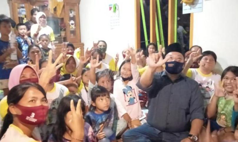 Para pendukung Erwin - Yayan