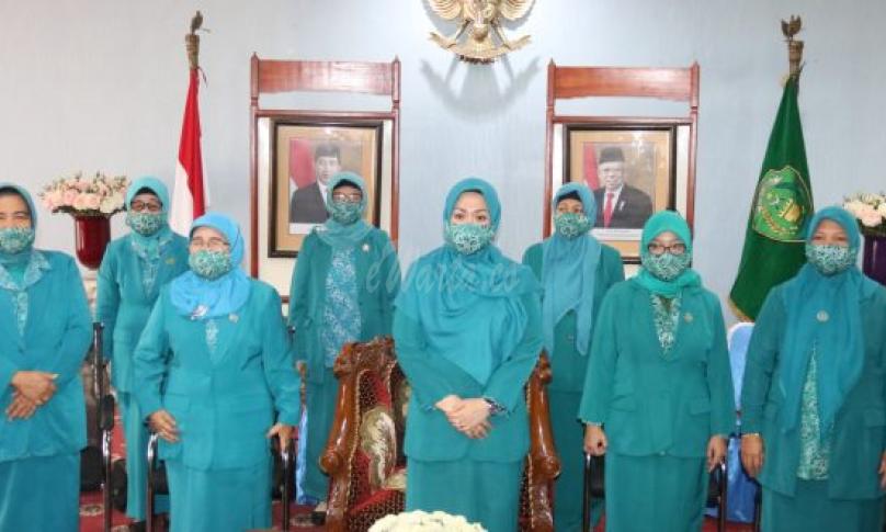 Pelantikan Pengurus Tim Penggerak PKK Pusat Masa Bakti 2020-2024 secara daring, di Balai Kota, Rabu (11/11/2020) pagi.
