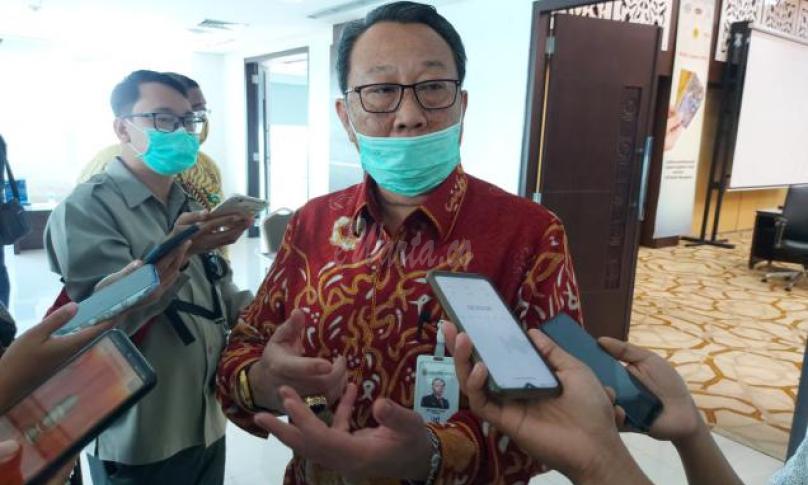 Pjs Direktur Utama Bank Bengkulu, Ikhwanul Okti saat memberikan keterangan kepada awak media.