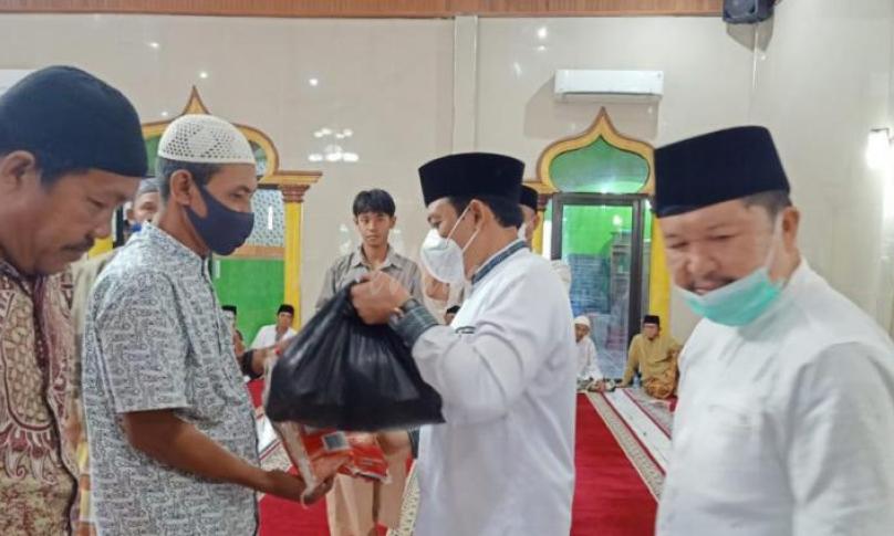 Plt Walikota Berikan Stimulan untuk Guru Ngaji, Rubiyah dan Penggali Kubur