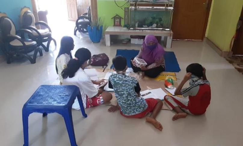 Proses belajar mengajar yang dijalani Fujiastuti