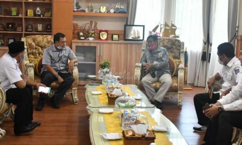 kunjungan visitasi dari Komisi Informasi Provinsi Sulsel, Rabu kemarin 11 November 2020 di ruang kerja Bupati.