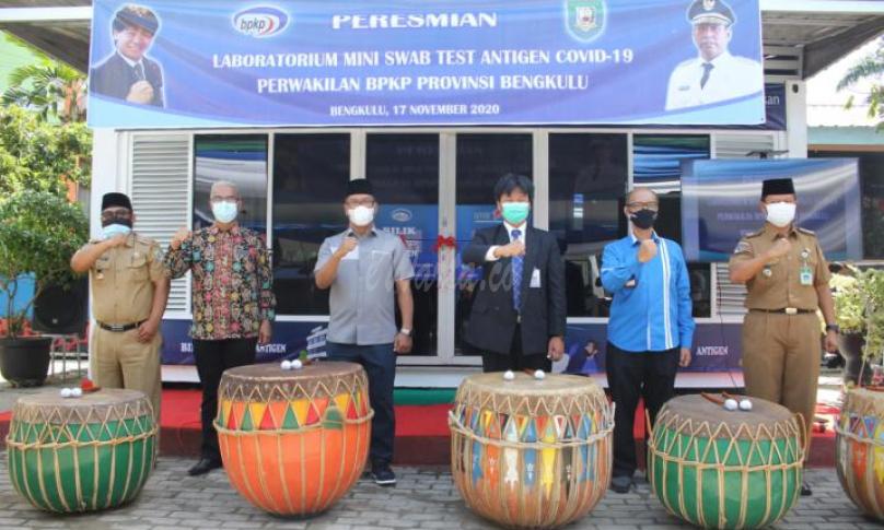 Plt Gubernur Dedy Ermansyah, usai membuka secara resmi Laboratorium Mini