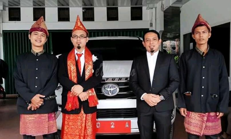 Warga yang menggunakan HD Oto
