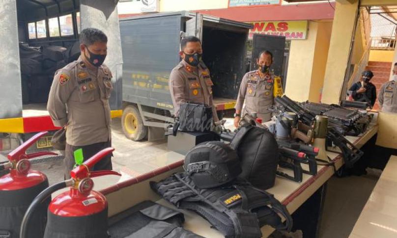 Kapolres Lutra Pastikan Peralatan Pengamanan Baik Jelang Pilkada dan Tahun Baru