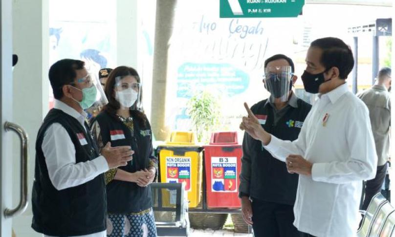 Presiden Joko Widodo saat sidak simulasi pelaksanaan vaksinasi Covid-19 di Puskesmas Tanah Sareal, Kota Bogor, Jawa Barat, Rabu (18/11/2020).