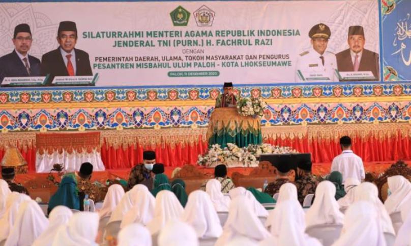 Menag di Pesantren Musbahul Ulum Paloh (Foto:Rikie)
