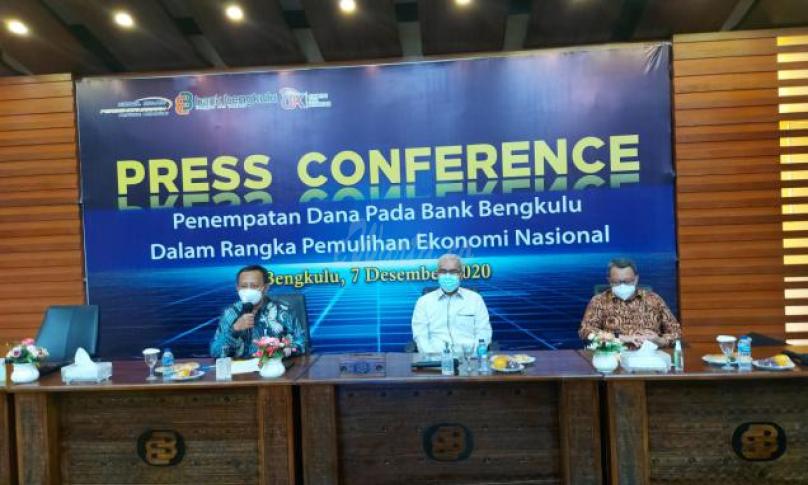 Pers Conference penempatan dana PEN terhadap Bank Bengkulu bersama, OJK, Kanwil DJPb dan awak media.