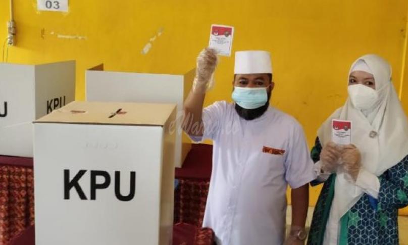Walikota Helmi Hasan Gunakan Hak Suaranya di TPS 03 Sidomulyo