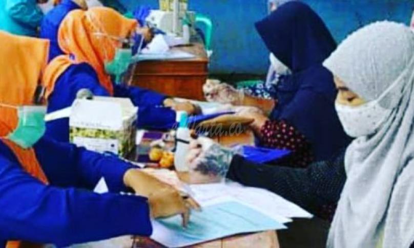 Disdik dan BPRS Fadhilah Berikan Buku Tabungan untuk Seragam Sekolah Gratis