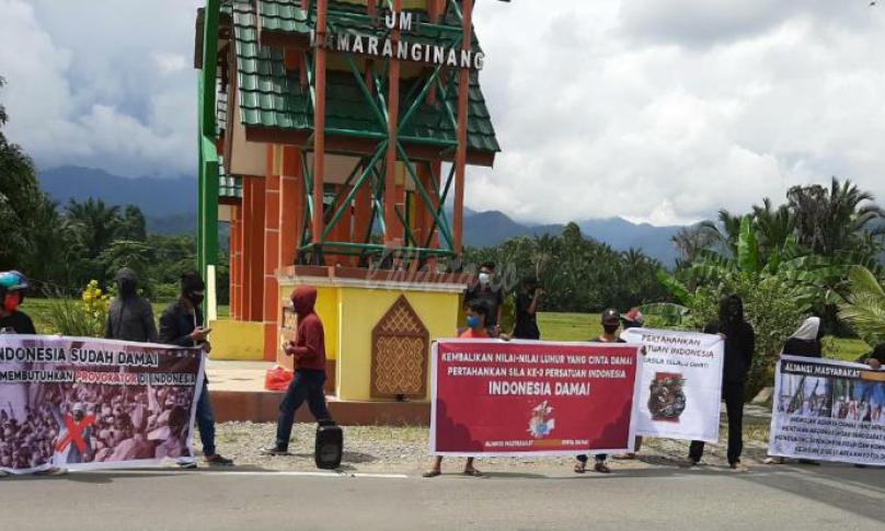 Aliansi Masyarakat Cinta Damai Unjuk Rasa Bubarkan FPI