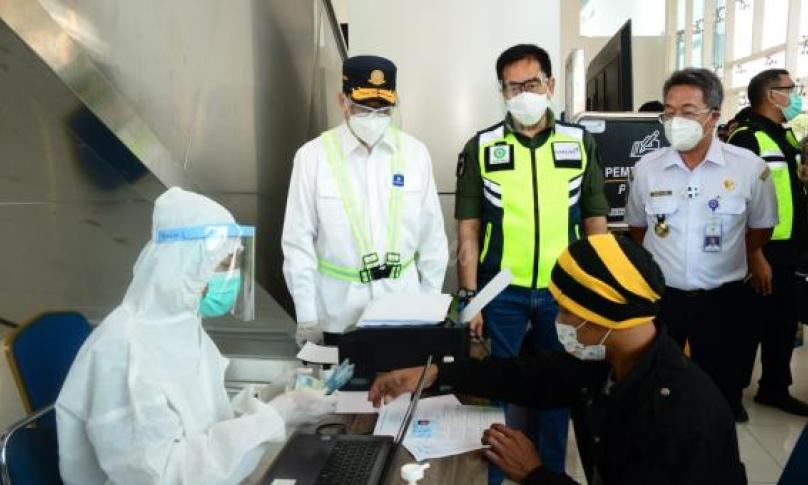 Menhub Cek Penerapan Prokes dan Tes Covid-19 di Bandara Soetta