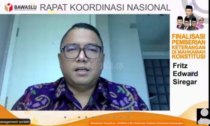 Anggota Bawaslu Fritz Edward Siregar memberikan arahan dalam Rakornas Finalisasi Pemberian Keterangan Tertulis secara virtual, Sabtu (23/01/2021)/foto: screen shoot zoom