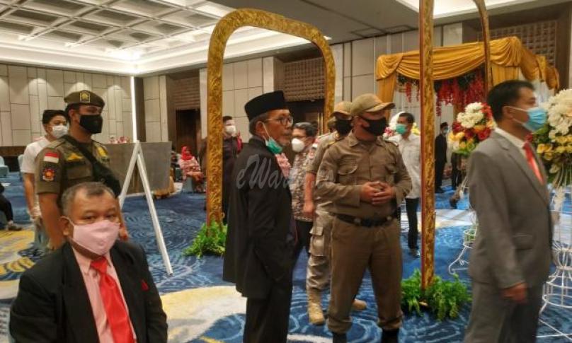 Sekda Kota Bengkulu Terciduk Hadiri Pesta Pernikahan