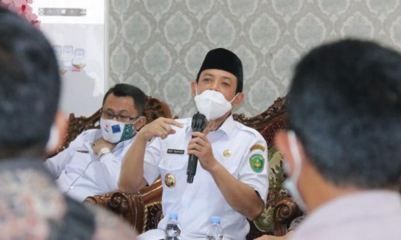 Wawali hearing bersama asosiasi vendor pernikahan yang berlangsung di Balai Kota, Rabu (03/03/2021).