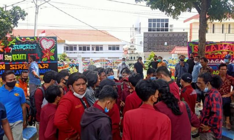 Nelayan Kecewa Sidang Kasus Alat Tangkap Trawl Ditunda
