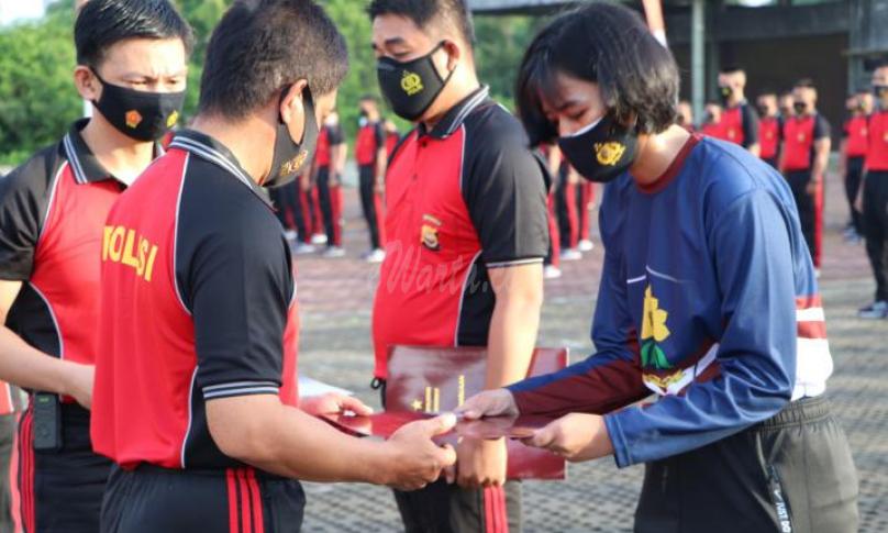 Tiga Personel Dit Sabhara Polda Bengkulu Dapat Penghargaan dari Kapolda