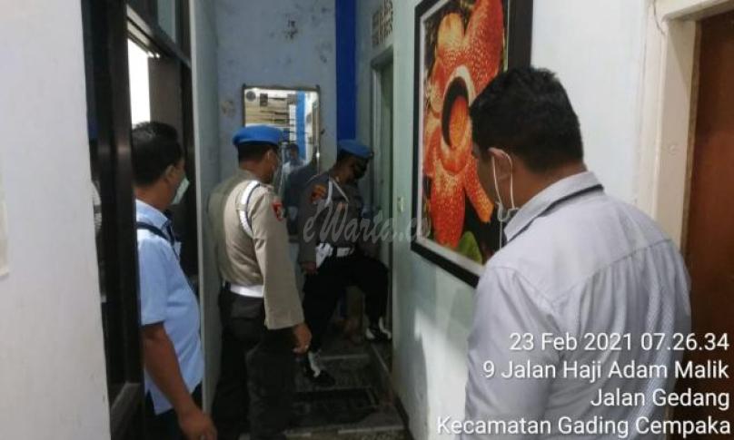 Puluhan Personel Bid Propam Cek Urine