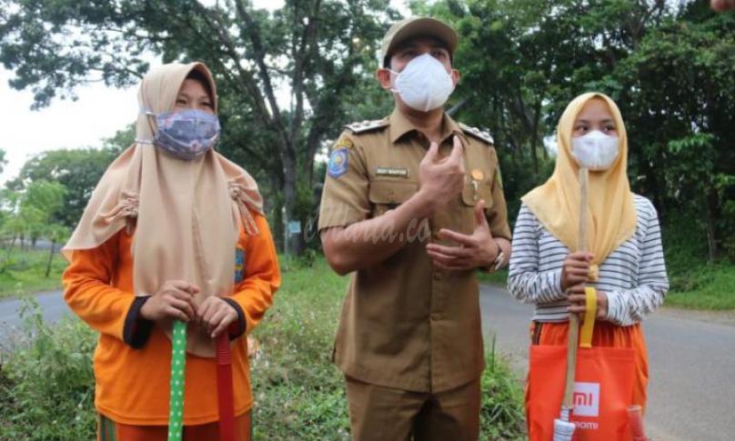 Hari Sampah Nasional, Pemkot Bengkulu Apresiasi Pelajar Viral Bantu Ibunya Bersihkan Jalan 