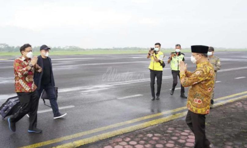 Menkes tiba di bandara Fatmawati disambut Gubernur Bengkulu Rohidin Mersyah