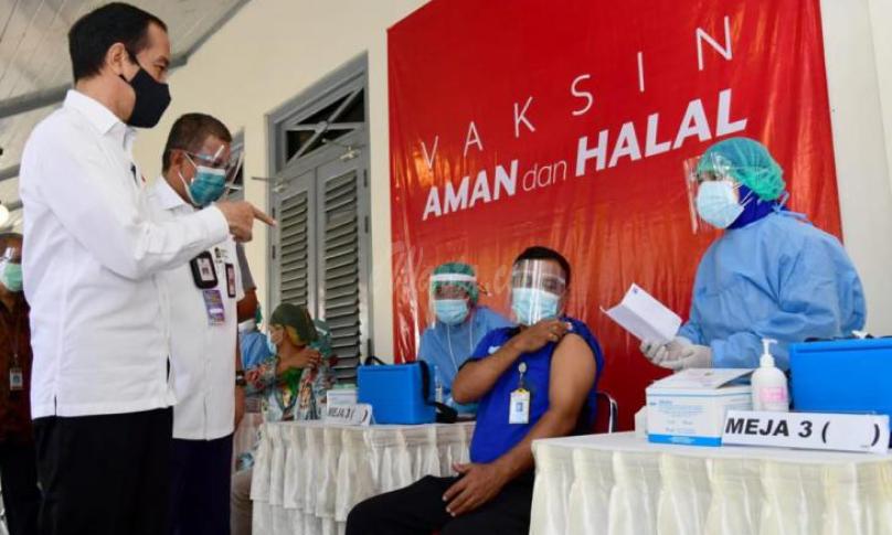 Presiden Tinjau Vaksinasi Pedagang Pasar Beringharjo