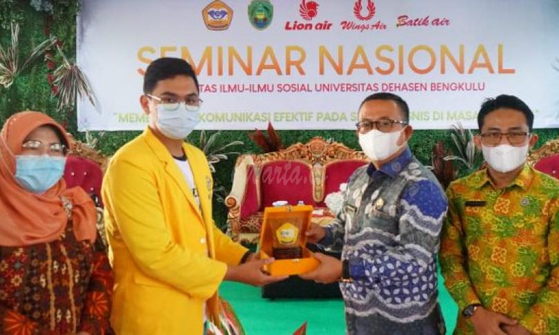 Jadi Narasumber Seminar Nasional, Kadis Kominfosan Jelaskan soal Pentingya Komunikasi