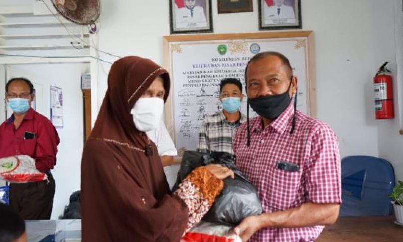 Pemkot Berbagi Paket Ramadan Ceria Untuk Kaum Duafa